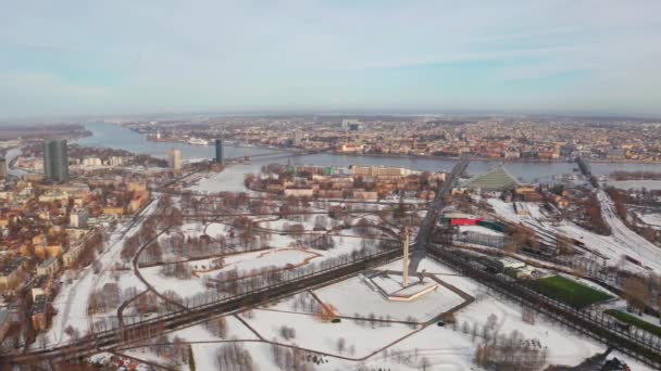 Letonya Riga Tarihi Kent Kışın Noel Günü Panoramik Havadan Görünümü — Stok video