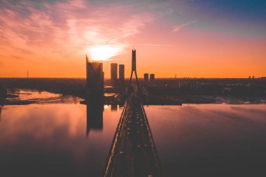 Riga, Letonya'daki köprünün havadan görünümü.