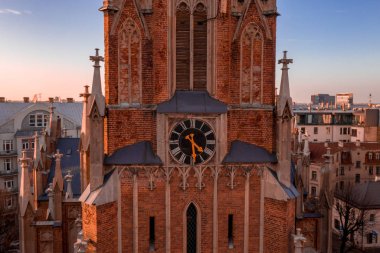 Riga, Letonya'daki katedralin güzel havadan görünümü.