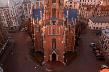 Riga, Letonya'daki katedralin güzel havadan görünümü.