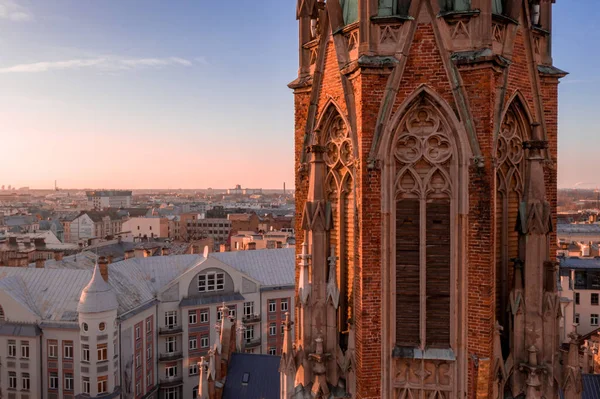 Riga, Letonya'daki katedralin güzel havadan görünümü.