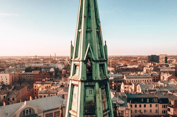 Riga, Letonya'daki katedralin güzel havadan görünümü.