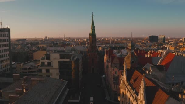 拉脱维亚里加路德大教堂的鸟瞰图 — 图库视频影像