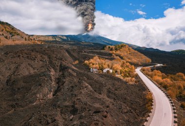 Sicilya'da Etna yanardağPatlaması. 