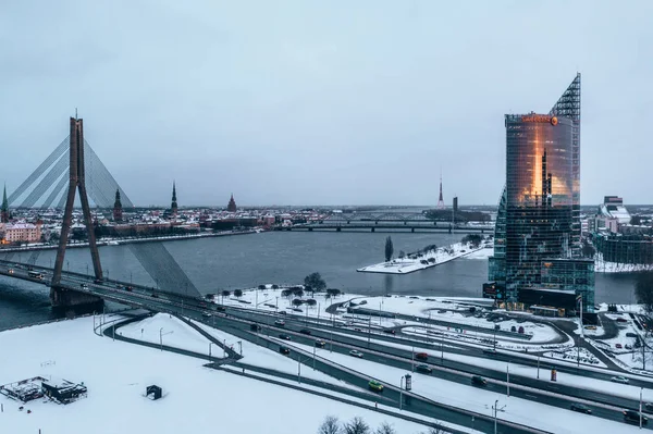 2019年3月10日ラトビア リガ日没時の冬の夕方のリガのスウェーデンの建物の航空写真 — ストック写真