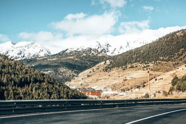 Зимняя Дорога Через Горы Андорры Небольшие Деревни — стоковое фото