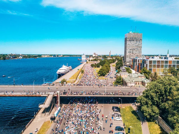 Mayo 2018 Riga Letonia Vista Aérea Los Corredores Maratón Corriendo —  Fotos de Stock