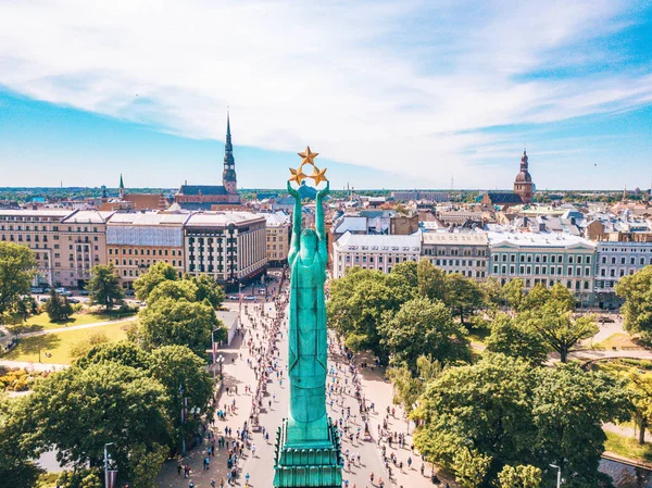 Mayo 2018 Riga Letonia Maratón Lattelecom Gente Corriendo Por Estatua —  Fotos de Stock