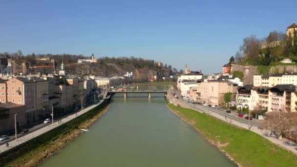 Salzach Nehri Salzburger Land Avusturya Ile Tarihi Salzburg Kenti Üzerinde — Stok video