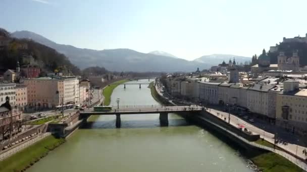 Flying Historic City Salzburg Salzach River Salzburger Land Austria Aerial — Stock Video