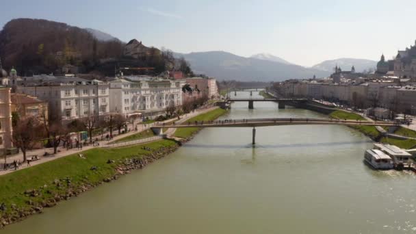 Vliegen Historische Stad Salzburg Met Salzach Rivier Salzburger Land Oostenrijk — Stockvideo