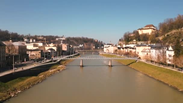 Volando Sobre Histórica Ciudad Salzburgo Con Río Salzach Salzburger Land — Vídeos de Stock