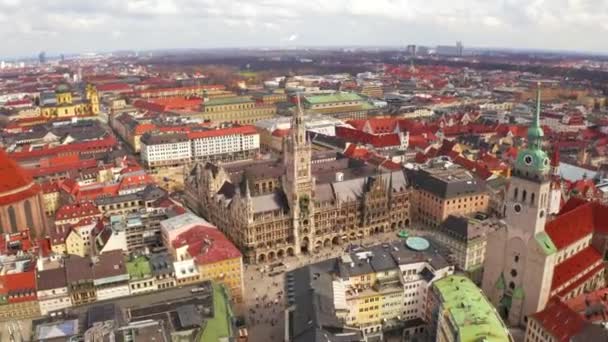 Vista Aérea Del Ayuntamiento Marienplatz Frauenkirche Munich Alemania — Vídeo de stock