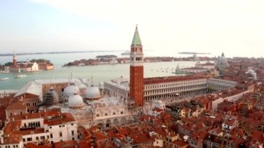 Venedik, İtalya'daki San Marco meydanının havadan görünümü 