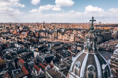 Amsterdam'ın havadan görünümü. Güzel şehir panoraması. 