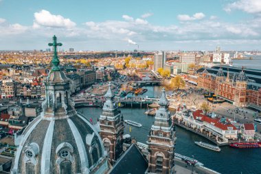 Amsterdam'ın havadan görünümü. Güzel şehir panoraması. 