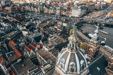 Amsterdam'ın havadan görünümü. Güzel şehir panoraması. 