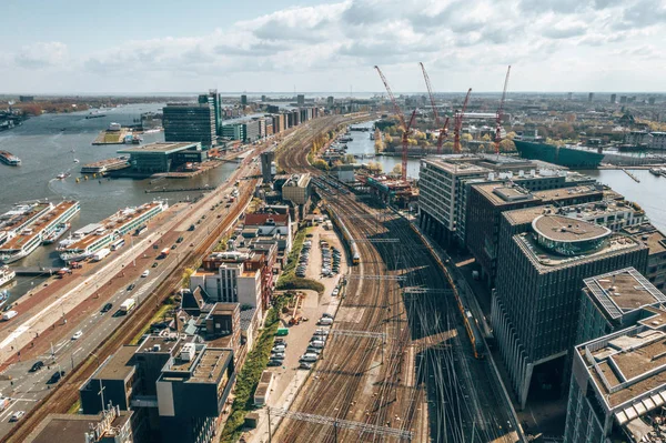 Központi Pályaudvar Légifotó Nézete Nevét Amszterdam Írt Hatalmas Betűkkel Tetőn — Stock Fotó
