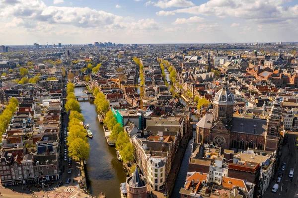 Vacker Antenn Amsterdam Ovanifrån Med Många Smala Kanaler Gator Och — Stockfoto