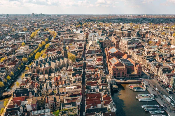 Vacker Antenn Amsterdam Ovanifrån Med Många Smala Kanaler Gator Och — Stockfoto