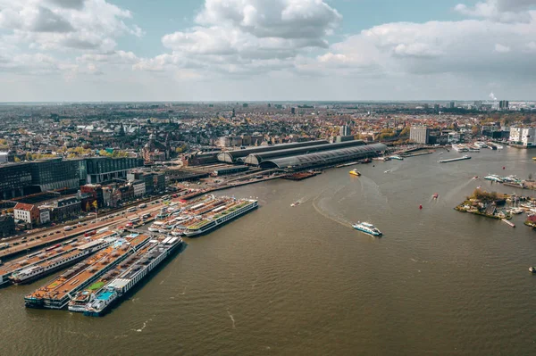 Vacker Antenn Amsterdam Ovanifrån Med Många Smala Kanaler Gator Och — Stockfoto