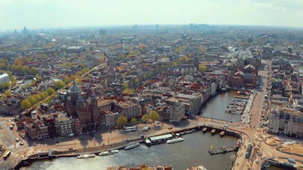 Luchtfoto Van Grachten Amsterdam Met Watertransport Vele Boten Erin — Stockvideo