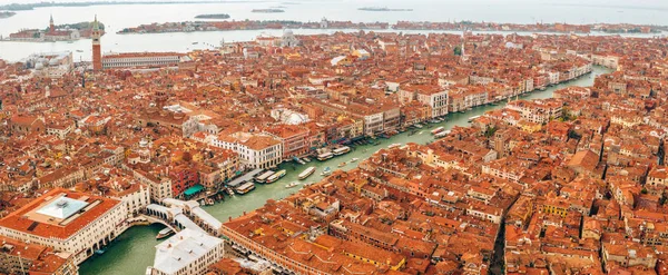 Schöne Venezianische Aussicht Von Oben Orangefarbene Dächer Und Klassische Architektur — Stockfoto