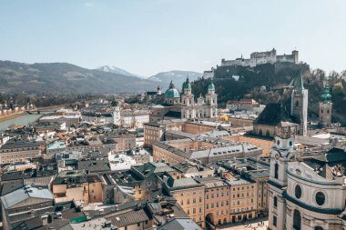 Güzel Salzburg manzara görünümü. Avusturya geleneksel stili. 