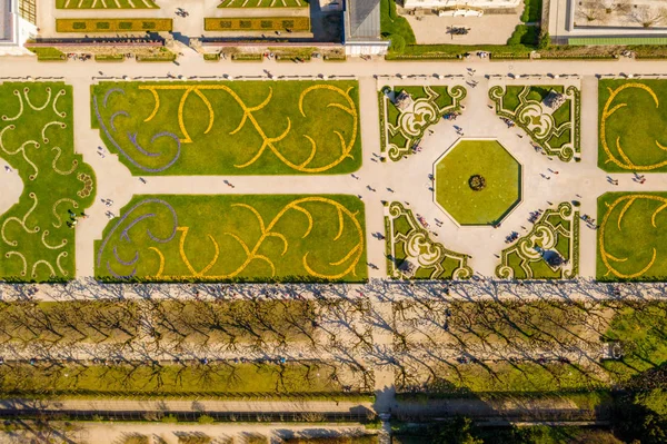2019年5月10日 奥地利萨尔茨堡奥地利萨尔茨堡著名米拉贝尔花园的鸟瞰图 — 图库照片