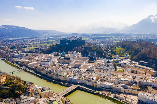 Güzel Salzburg manzara görünümü. Avusturya geleneksel stili