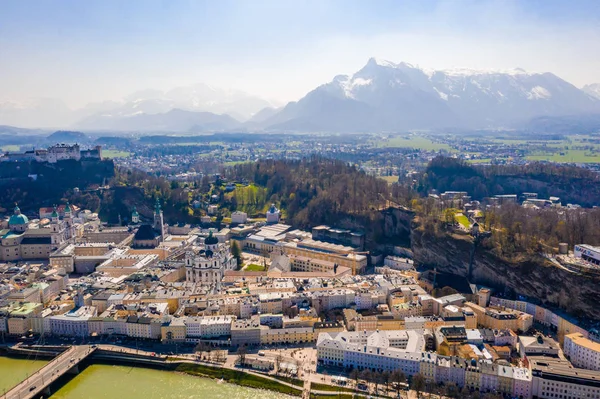 Güzel Salzburg manzara görünümü. Avusturya geleneksel stili