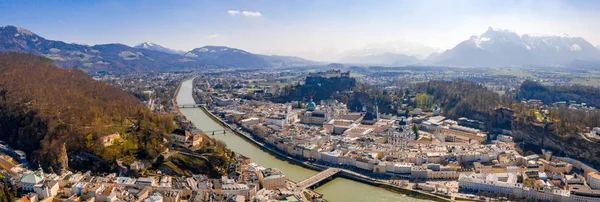 Güzel Salzburg manzara görünümü. Avusturya geleneksel stili