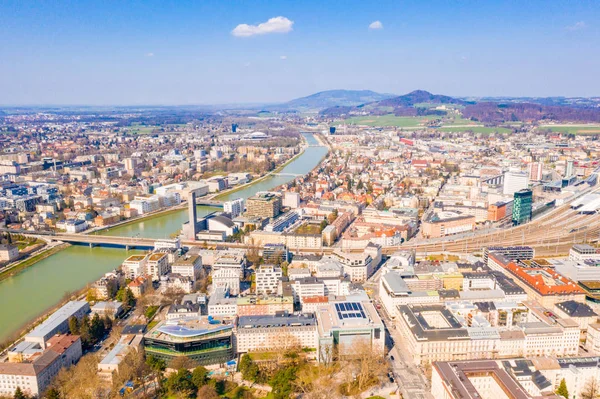 Güzel Salzburg manzara görünümü. Avusturya geleneksel stili