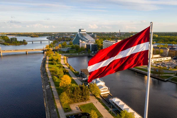 Rigai Panoráma Nagy Lett Zászlóval Előtérben Arany Óra — Stock Fotó