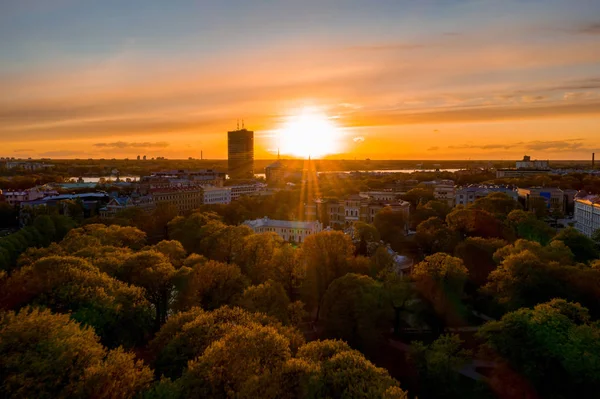 Vacker Flygbild Över Riga Över Gamla Stan Frihetsgudinnan Och Nationalbiblioteket — Stockfoto