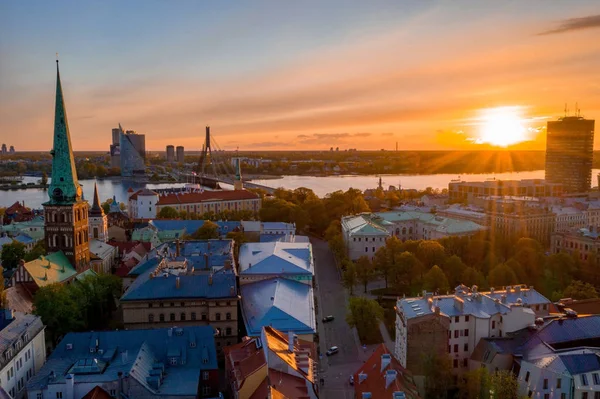 Hermosa Vista Aérea Riga Sobre Casco Antiguo Estatua Libertad Biblioteca — Foto de Stock