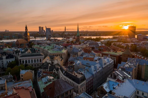 Prachtige Luchtfoto Van Riga Oude Stad Het Vrijheidsbeeld Nationale Bibliotheek — Stockfoto