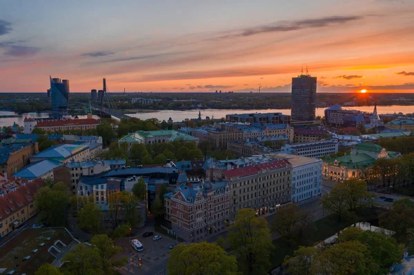 Prachtige Luchtfoto Van Riga Oude Stad Het Vrijheidsbeeld Nationale Bibliotheek — Stockfoto