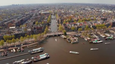 Amsterdam üzerinde inanılmaz hava görünümü.