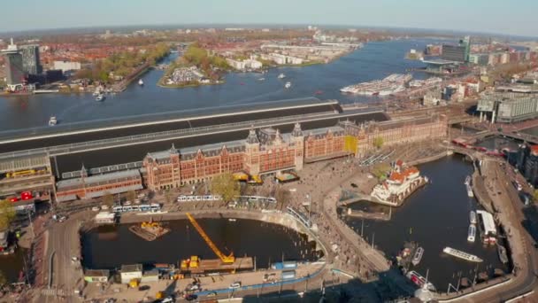 Indah Pandangan Udara Amsterdam Atas Kanal Dekat Stasiun Pusat Dan — Stok Video