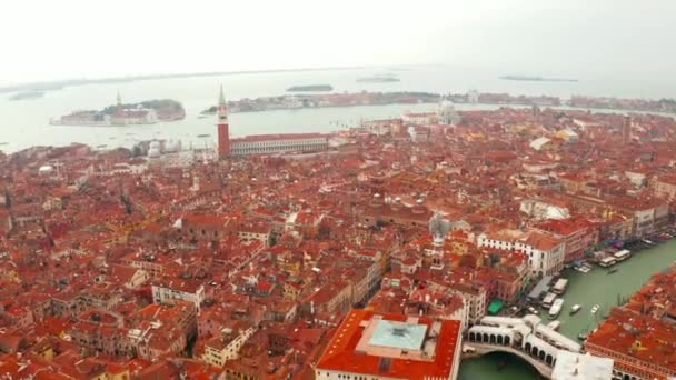 Powietrzny Panoramiczny Widok Słynnego Canal Grande Słynnego Mostu Rialto Zachodzie — Wideo stockowe