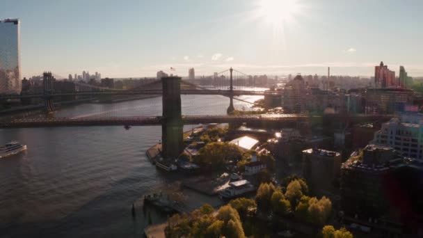 Légi Kilátás Brooklyn Híd Hudson Folyón Gyönyörű Reggeli Napkelte Fények — Stock videók