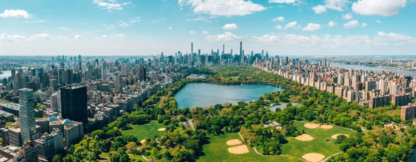 Flygbild Över Central Park New York Med Golffält Och Höga — Stockfoto