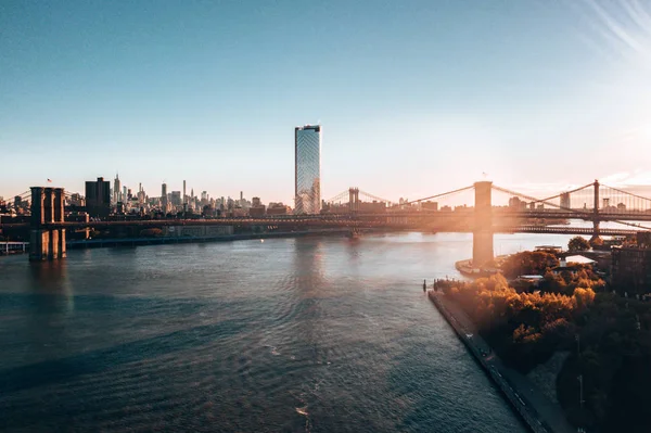 Luftaufnahme Der Brücke Von Brooklyn Und Manhattan Bei Sonnenaufgang New — Stockfoto