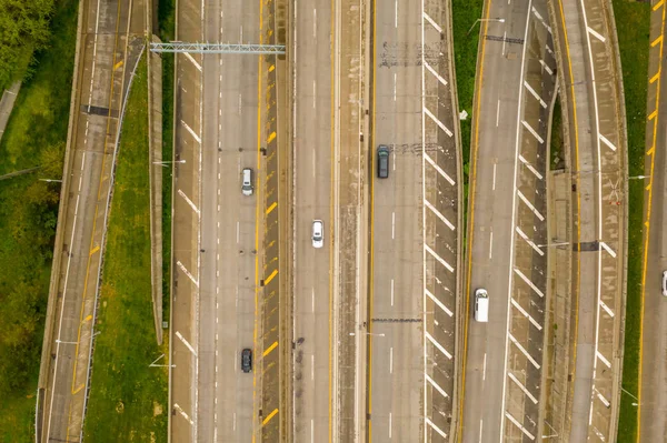 Widok Lotniczy Autostrady Overpass Mieście Pochmurny Dzień Nowym Jorku — Zdjęcie stockowe