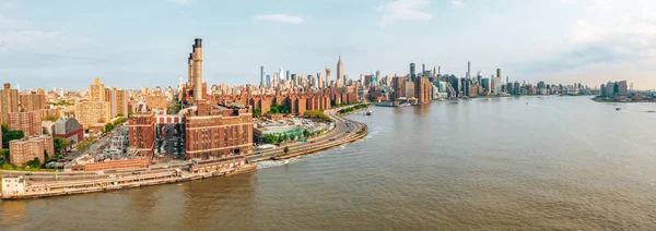 Horizonte Nova York Com Arranha Céus Urbanos Nascer Sol Sobre — Fotografia de Stock