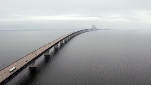 バルト海に架かるオレスンド橋のパノラマ航空写真 — ストック動画