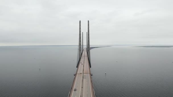 Baltık Denizi Üzerinde Oresund Köprüsünün Panoramik Havadan Görünümü — Stok video