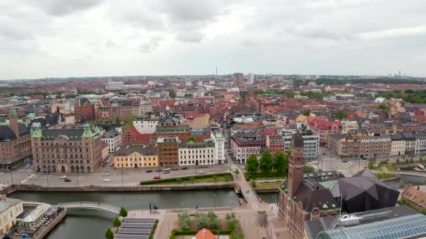 スウェーデンのマルモ旧市街の美しい景色 上からの航空写真 — ストック動画