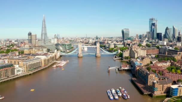 Tower Bridge Londres Reino Unido Abertura Ponte Símbolos Clássicos Ingleses — Vídeo de Stock